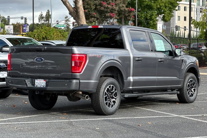 Ford F-150 Vehicle Full-screen Gallery Image 04