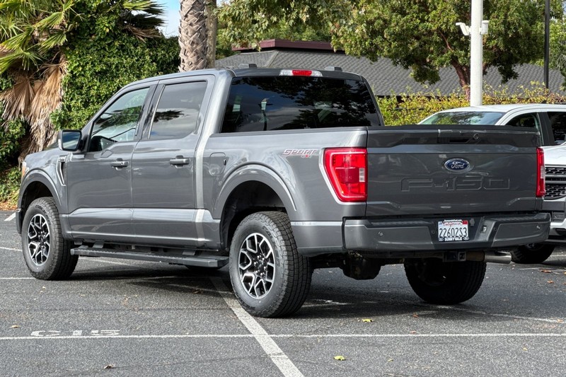 Ford F-150 Vehicle Full-screen Gallery Image 06