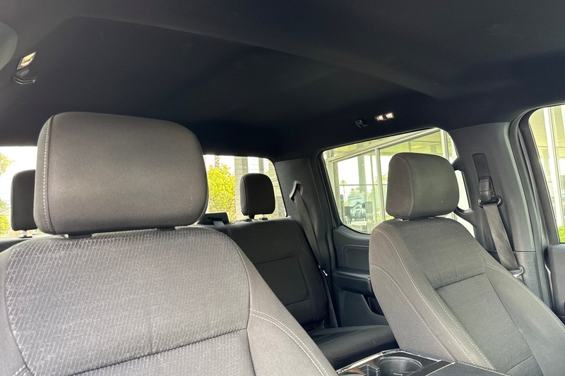 Ford F-150 Vehicle Full-screen Gallery Image 17