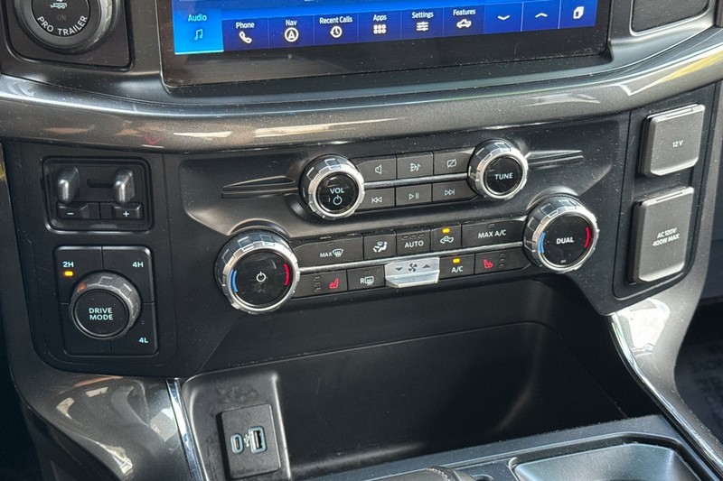 Ford F-150 Vehicle Full-screen Gallery Image 21