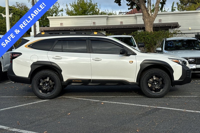 Subaru Outback Vehicle Full-screen Gallery Image 03
