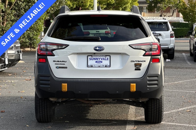 Subaru Outback Vehicle Full-screen Gallery Image 05