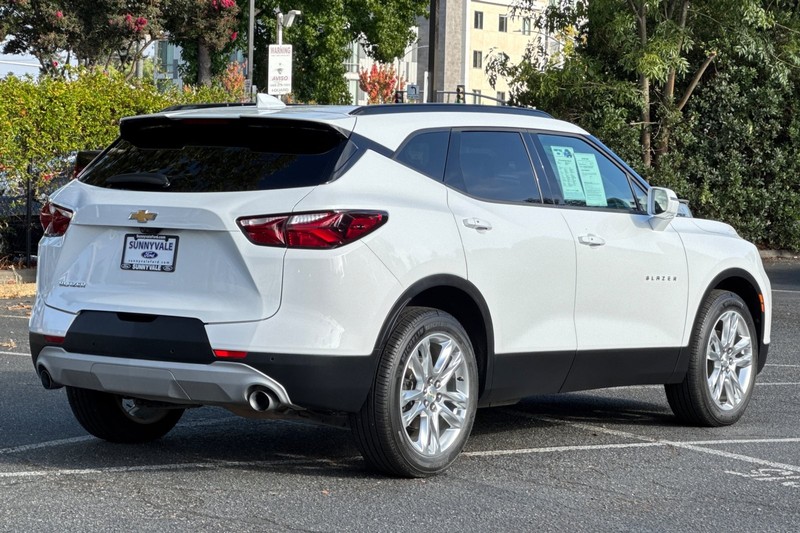 Chevrolet Blazer Vehicle Full-screen Gallery Image 04