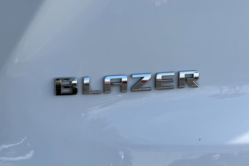 Chevrolet Blazer Vehicle Full-screen Gallery Image 26