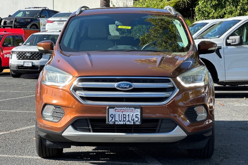 Ford Escape Vehicle Full-screen Gallery Image 10
