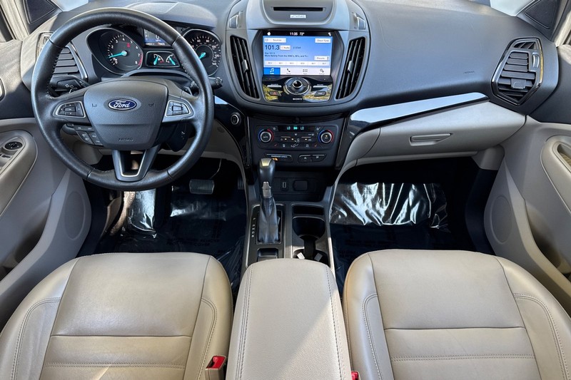 Ford Escape Vehicle Full-screen Gallery Image 14