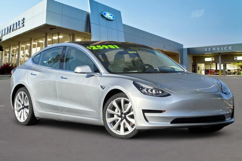Tesla Model 3 Vehicle Full-screen Gallery Image 02