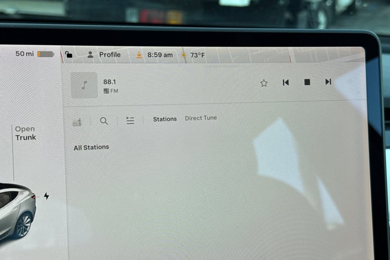 Tesla Model 3 Vehicle Full-screen Gallery Image 17