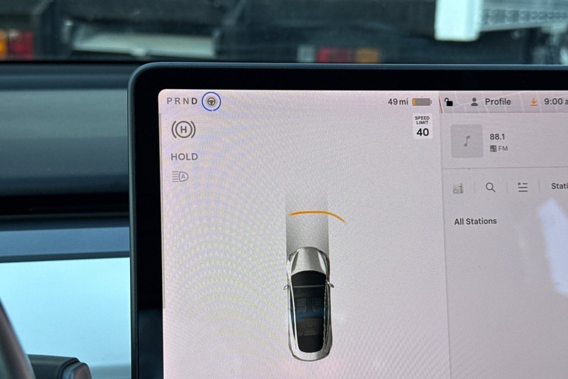 Tesla Model 3 Vehicle Full-screen Gallery Image 22