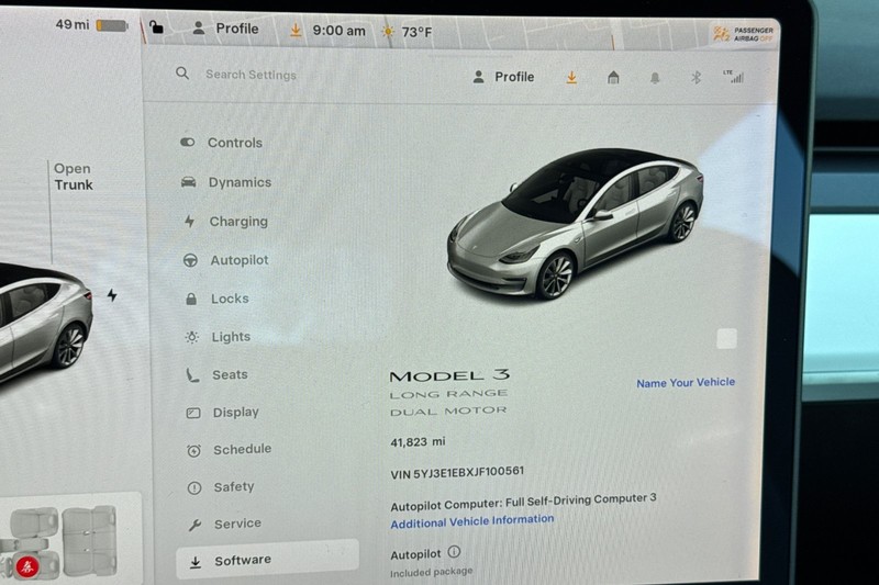 Tesla Model 3 Vehicle Full-screen Gallery Image 24