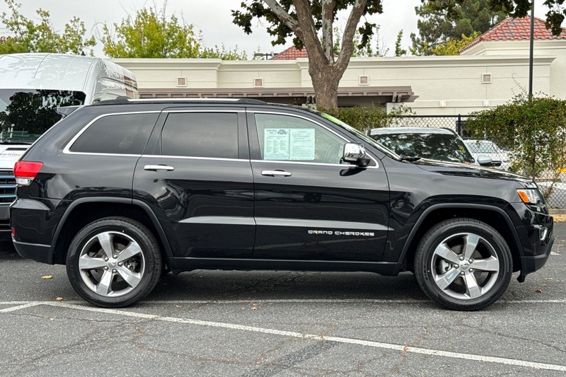 Jeep Grand Cherokee Vehicle Full-screen Gallery Image 03