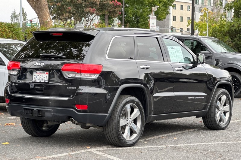 Jeep Grand Cherokee Vehicle Full-screen Gallery Image 04