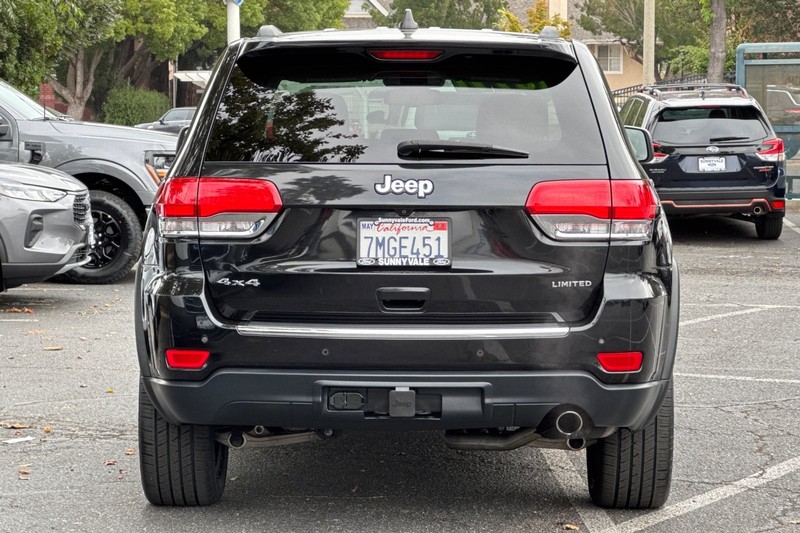 Jeep Grand Cherokee Vehicle Full-screen Gallery Image 05