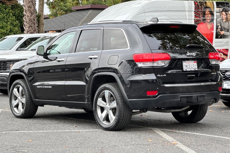 Jeep Grand Cherokee Vehicle Full-screen Gallery Image 06