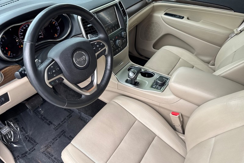 Jeep Grand Cherokee Vehicle Full-screen Gallery Image 10