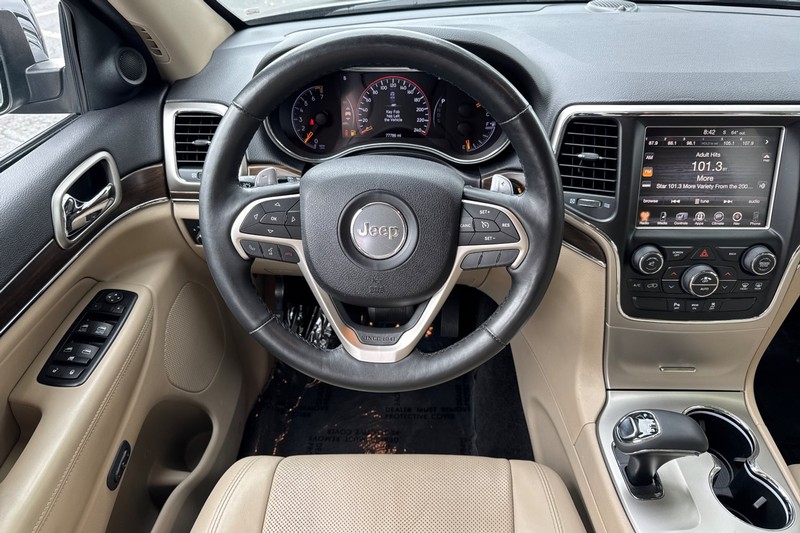 Jeep Grand Cherokee Vehicle Full-screen Gallery Image 14