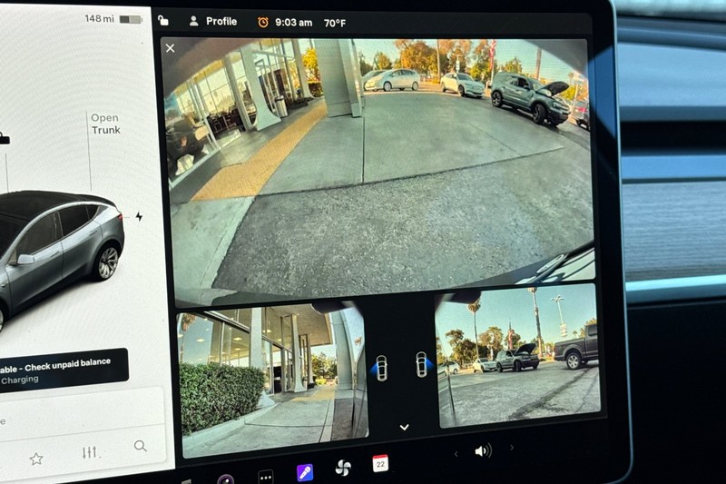Tesla Model Y Vehicle Full-screen Gallery Image 18