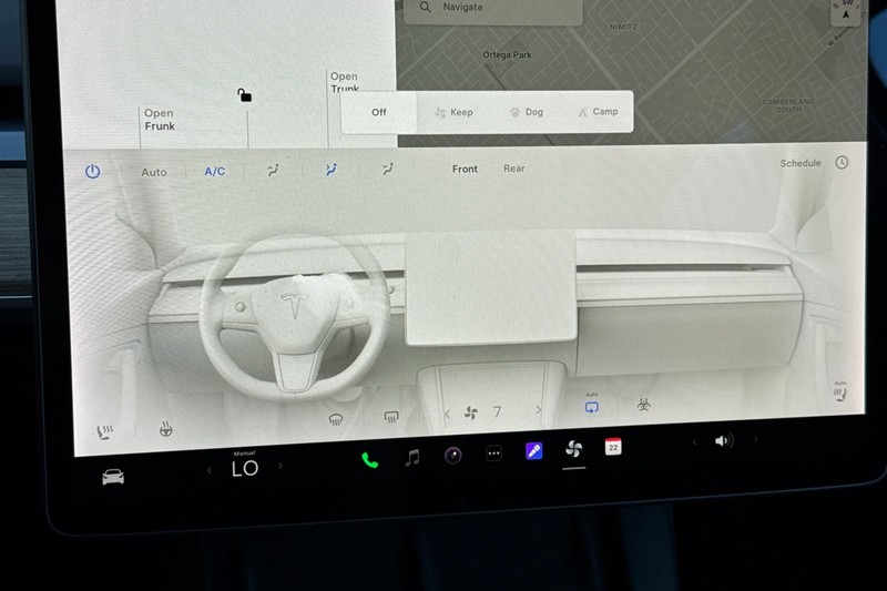 Tesla Model Y Vehicle Full-screen Gallery Image 19