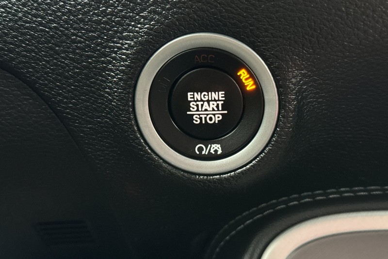 Dodge Challenger Vehicle Full-screen Gallery Image 18
