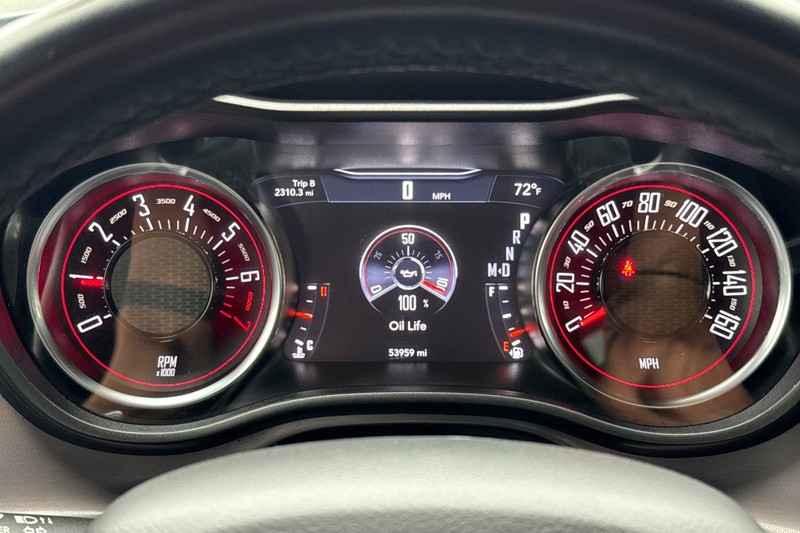 Dodge Challenger Vehicle Full-screen Gallery Image 20