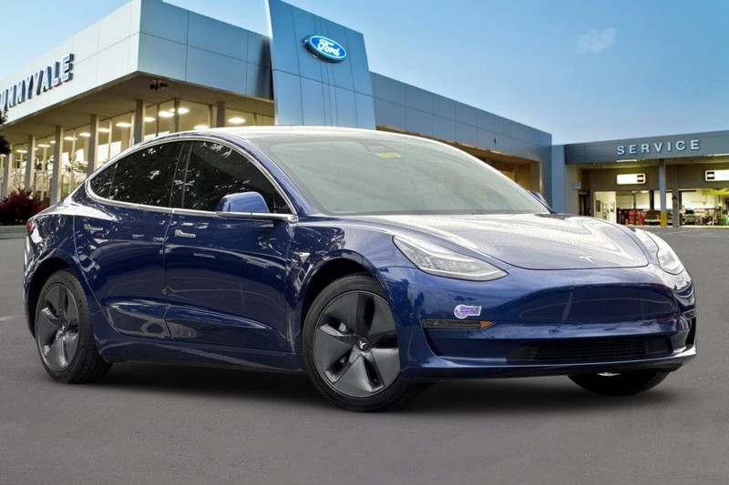 Tesla Model 3 Vehicle Full-screen Gallery Image 02