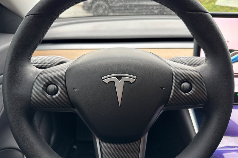 Tesla Model 3 Vehicle Full-screen Gallery Image 21