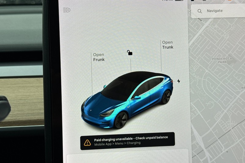 Tesla Model 3 Vehicle Full-screen Gallery Image 22