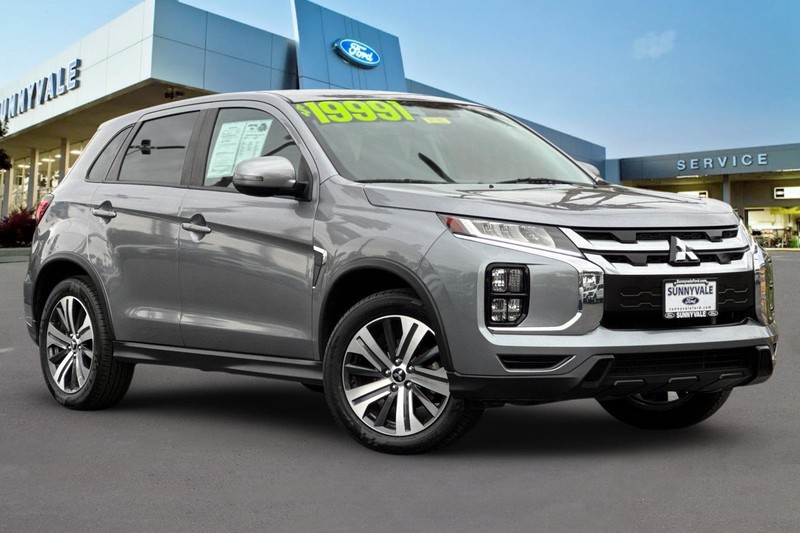 Mitsubishi Outlander Sport Vehicle Full-screen Gallery Image 02
