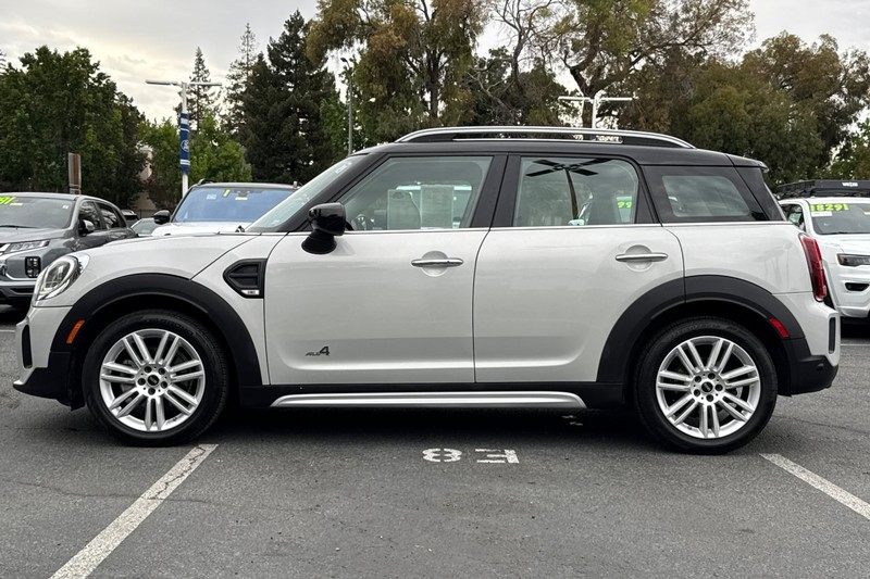 MINI Countryman Vehicle Full-screen Gallery Image 07