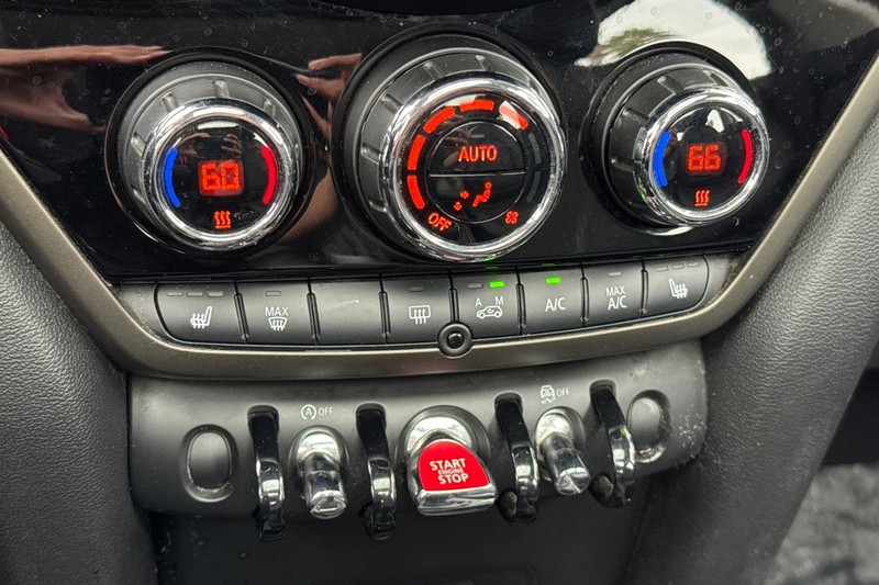 MINI Countryman Vehicle Full-screen Gallery Image 18