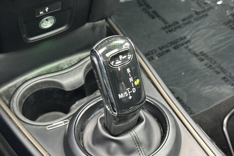 MINI Countryman Vehicle Full-screen Gallery Image 19