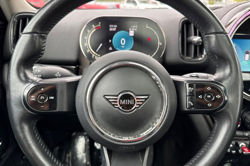 MINI Countryman Vehicle Full-screen Gallery Image 21