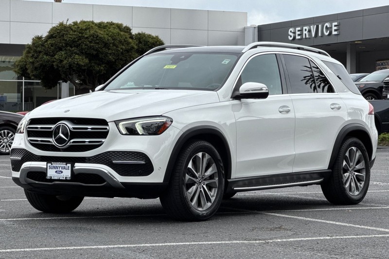 Mercedes-Benz GLE Vehicle Full-screen Gallery Image 08