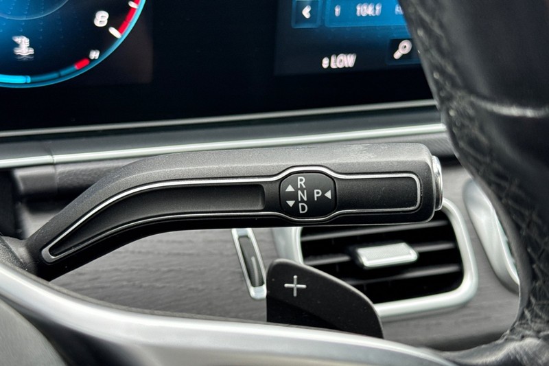 Mercedes-Benz GLE Vehicle Full-screen Gallery Image 20