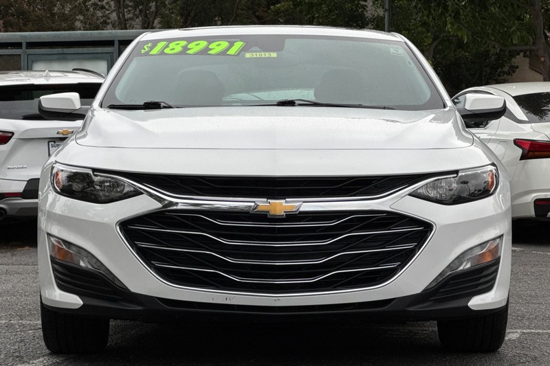Chevrolet Malibu Vehicle Full-screen Gallery Image 09