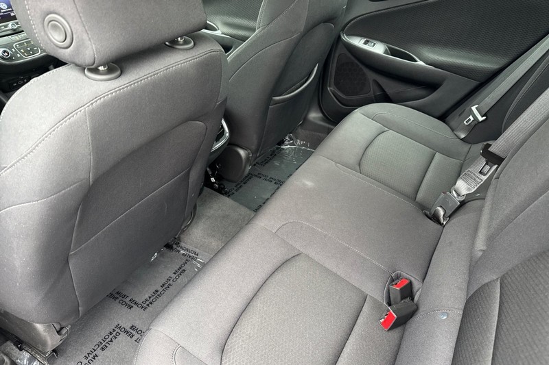 Chevrolet Malibu Vehicle Full-screen Gallery Image 12