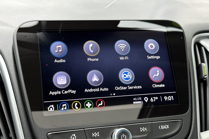 Chevrolet Malibu Vehicle Full-screen Gallery Image 17