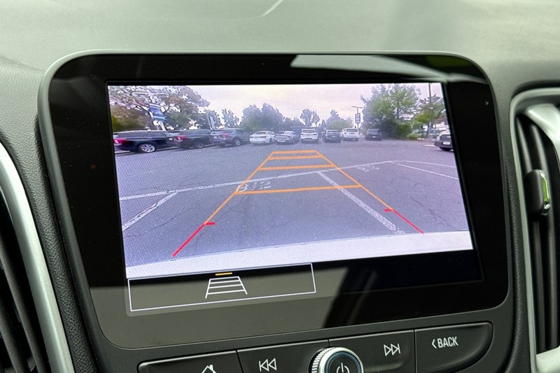 Chevrolet Malibu Vehicle Full-screen Gallery Image 18