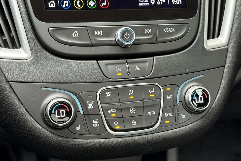 Chevrolet Malibu Vehicle Full-screen Gallery Image 19