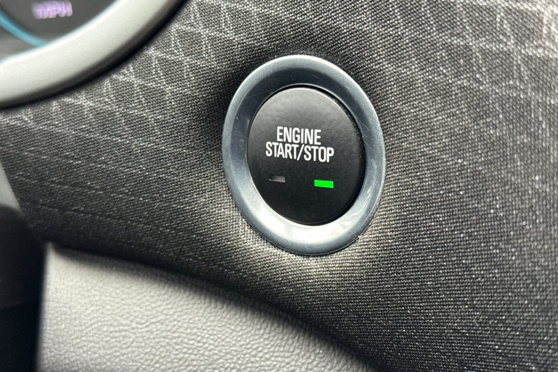 Chevrolet Malibu Vehicle Full-screen Gallery Image 21
