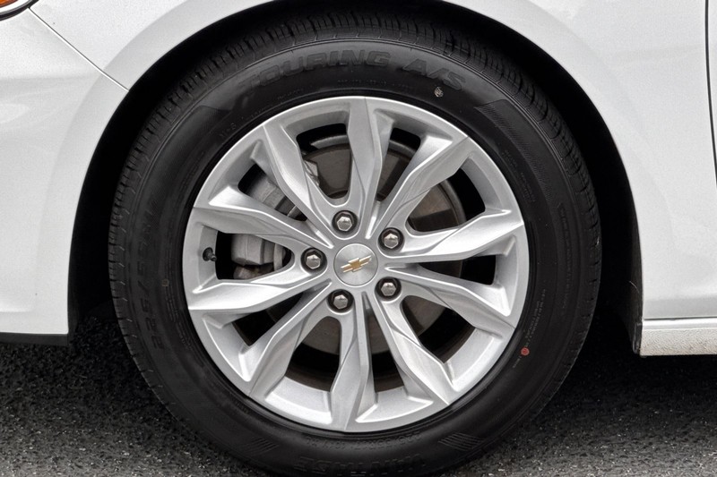 Chevrolet Malibu Vehicle Full-screen Gallery Image 25