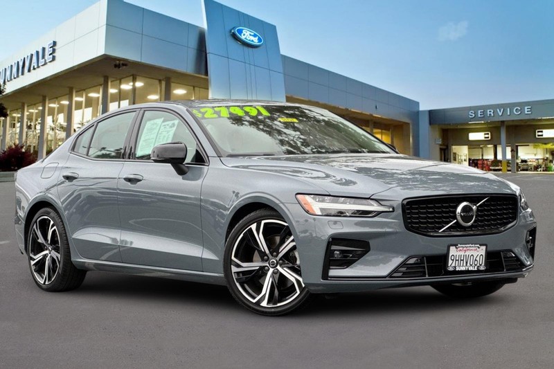 Volvo S60 Vehicle Full-screen Gallery Image 02