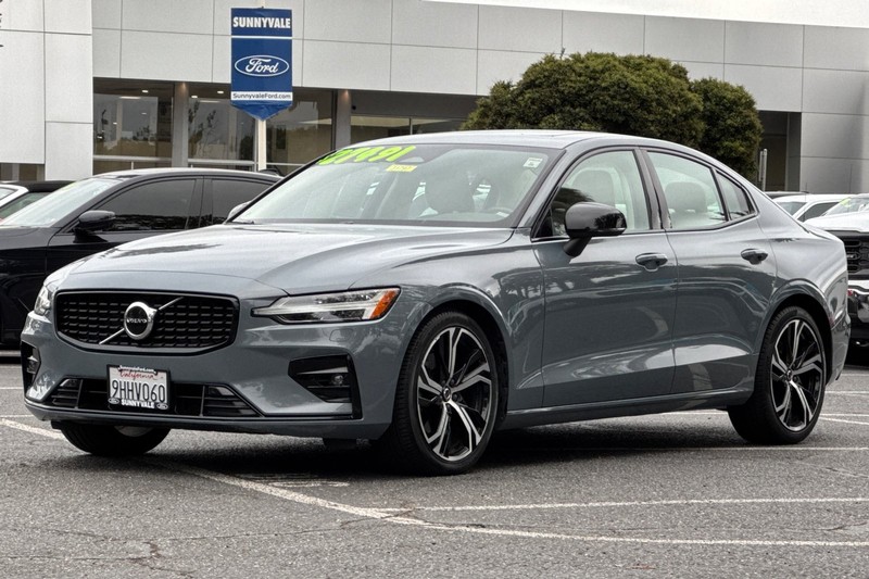 Volvo S60 Vehicle Full-screen Gallery Image 08
