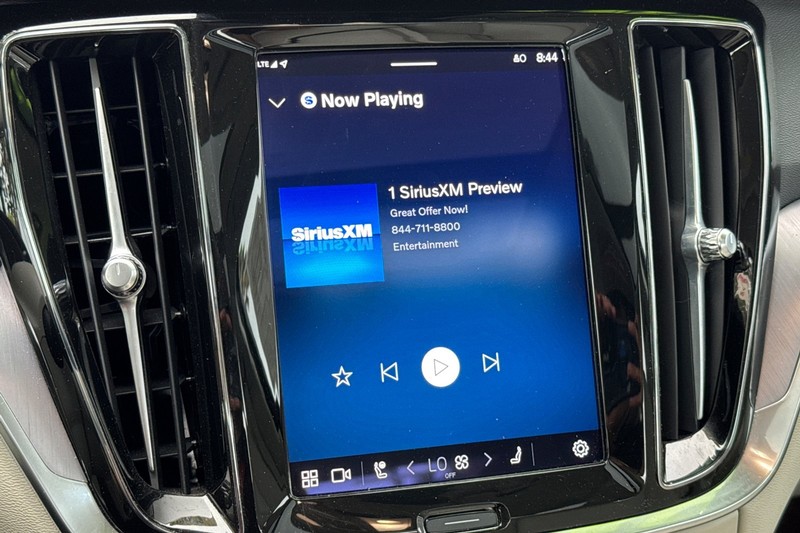 Volvo S60 Vehicle Full-screen Gallery Image 17