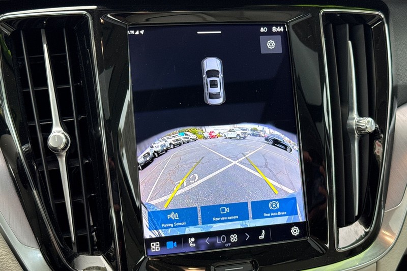 Volvo S60 Vehicle Full-screen Gallery Image 19