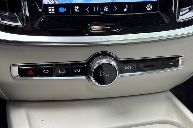 Volvo S60 Vehicle Full-screen Gallery Image 20