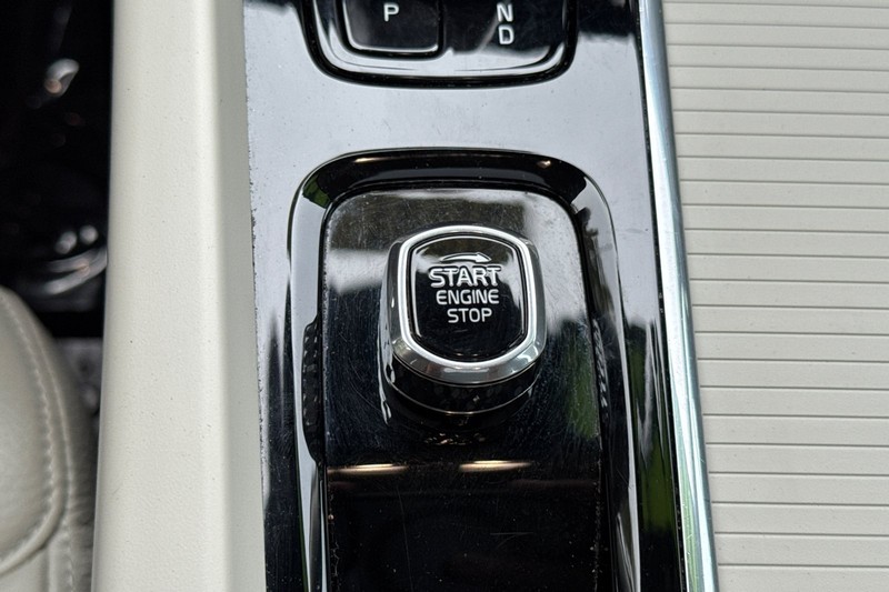 Volvo S60 Vehicle Full-screen Gallery Image 22