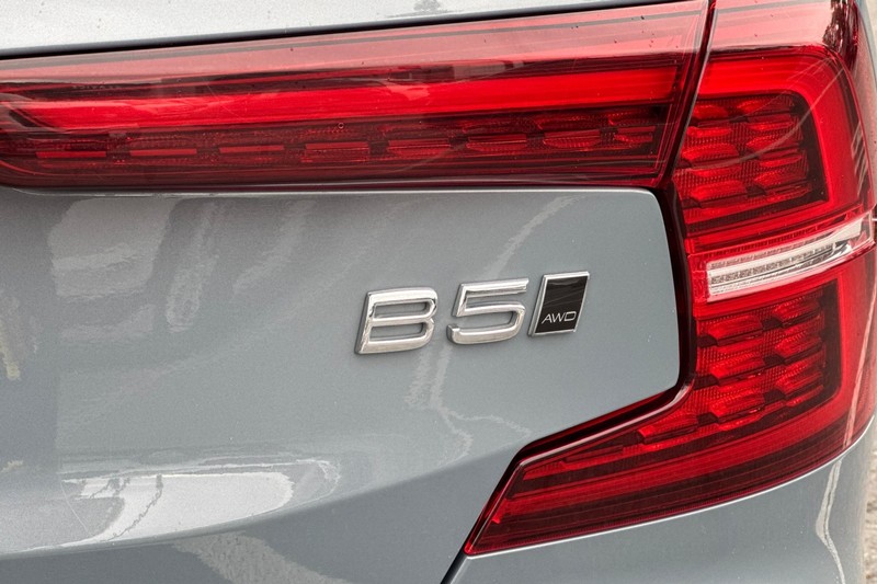 Volvo S60 Vehicle Full-screen Gallery Image 27