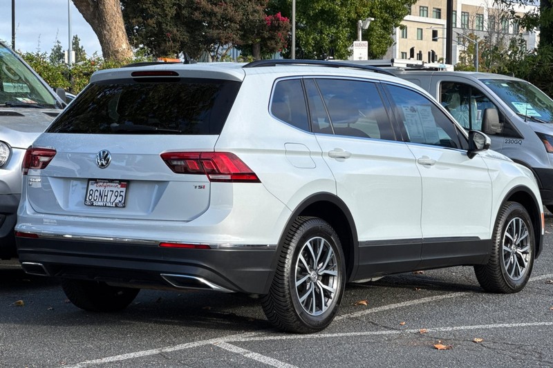Volkswagen Tiguan Vehicle Full-screen Gallery Image 04
