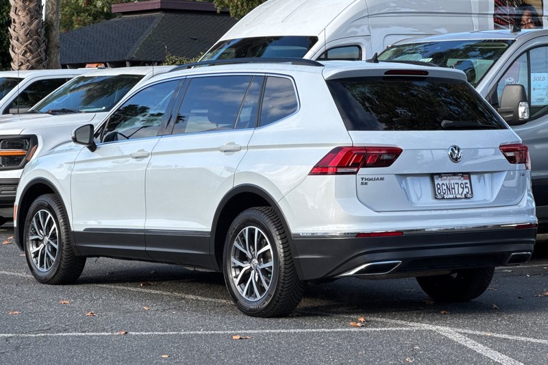 Volkswagen Tiguan Vehicle Full-screen Gallery Image 06